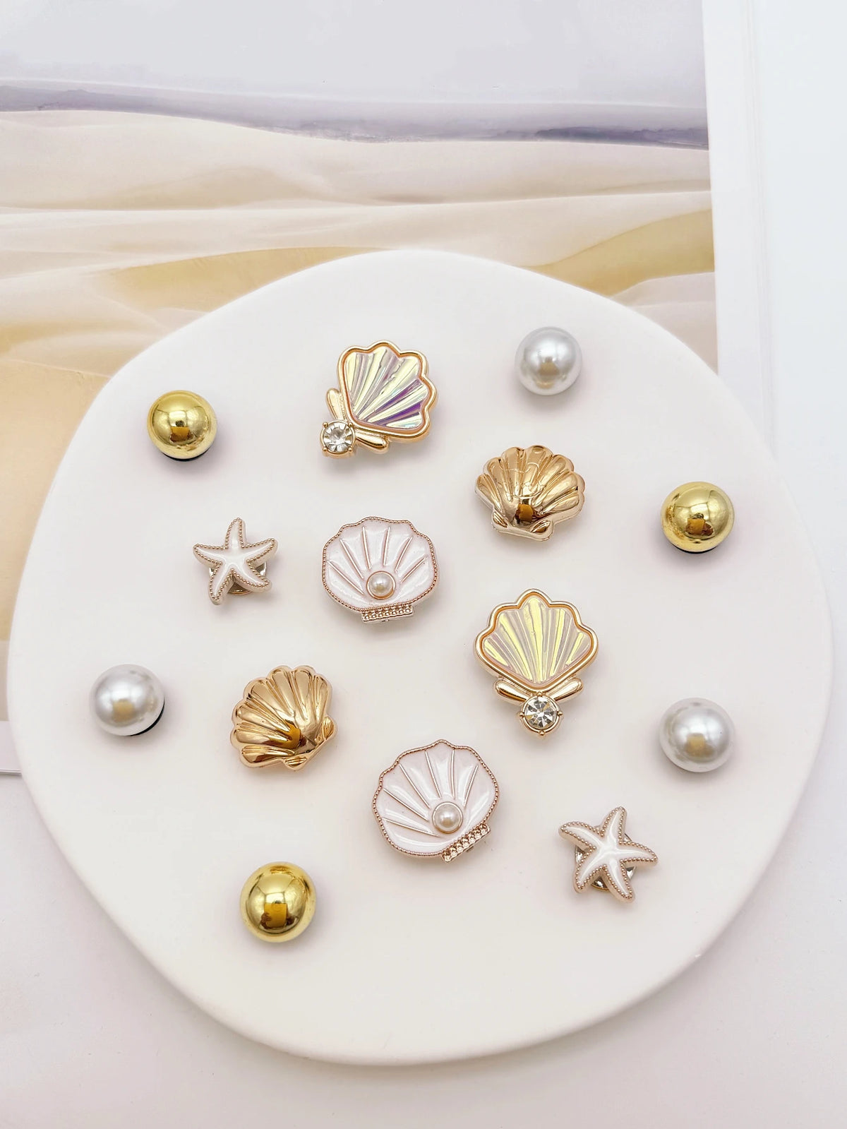 14 Pieces of Golden Shell Shoes Decorative DIY Casual Accessories - Fun and Multi-functional Personalized Shoe Design Method