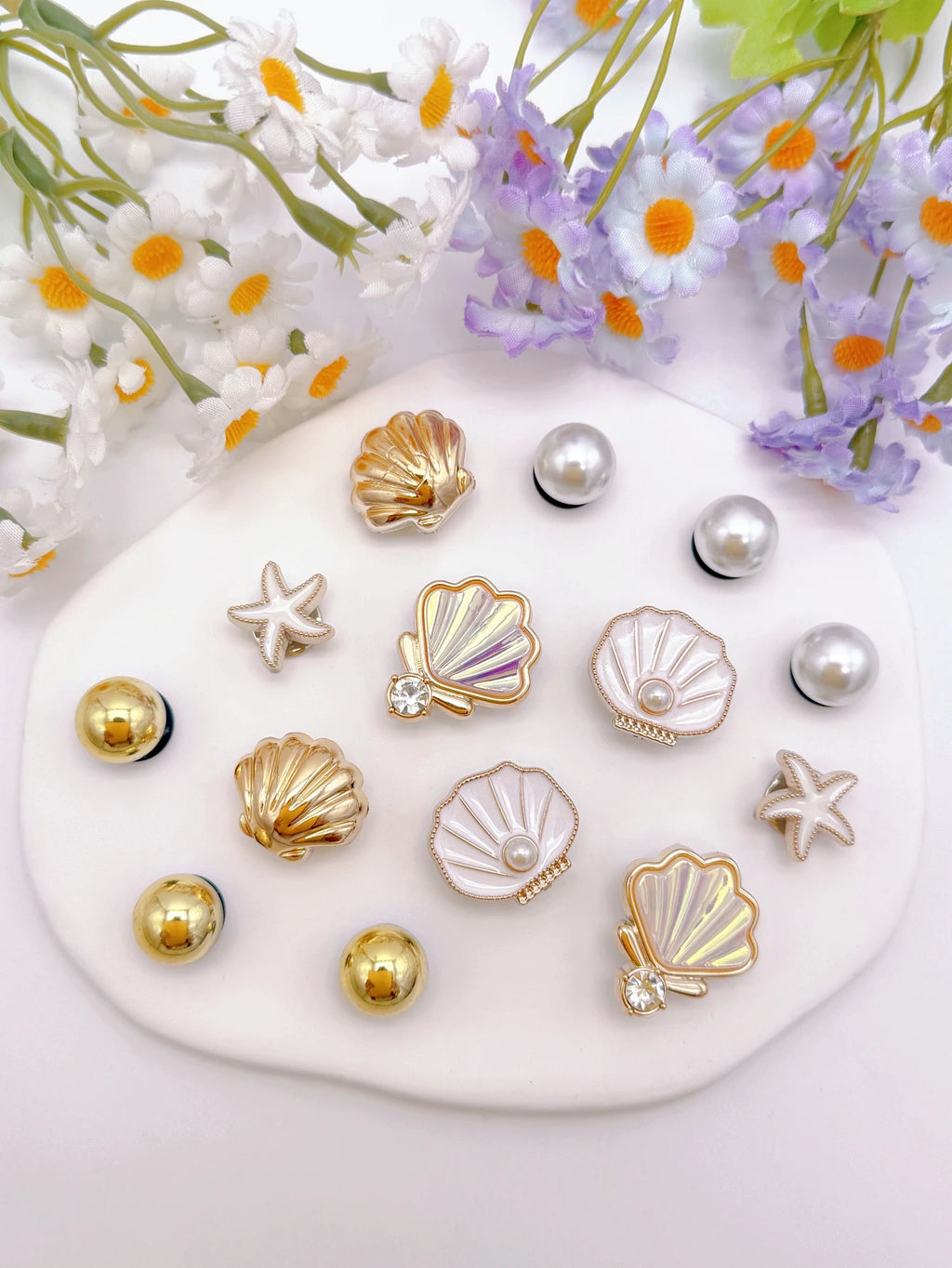 14 Pieces of Golden Shell Shoes Decorative DIY Casual Accessories - Fun and Multi-functional Personalized Shoe Design Method